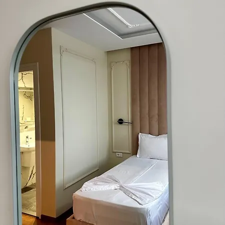 Sky View & Restaurant Hotel *