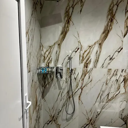 Sky View & Restaurant * Kukes