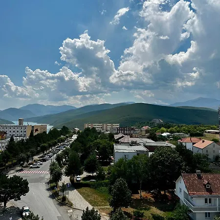 Hotel Sky View & Restaurant *