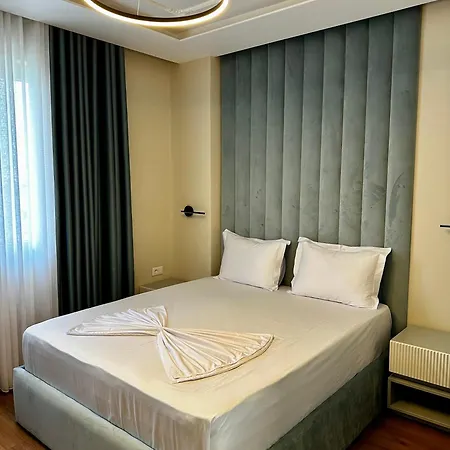 Sky View & Restaurant فندق Kukes