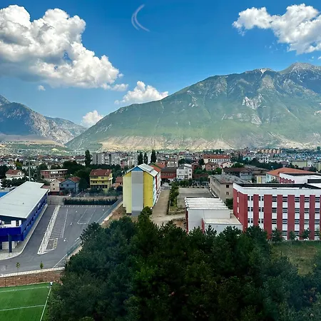 Sky View & Restaurant فندق