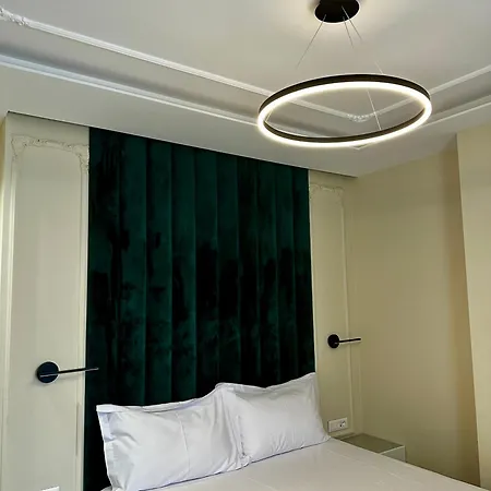 Sky View & Restaurant فندق Kukes