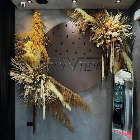 Sky View & Restaurant فندق